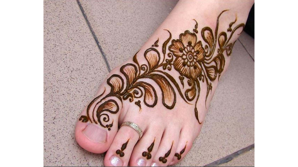 Mehndi Designs For Legs