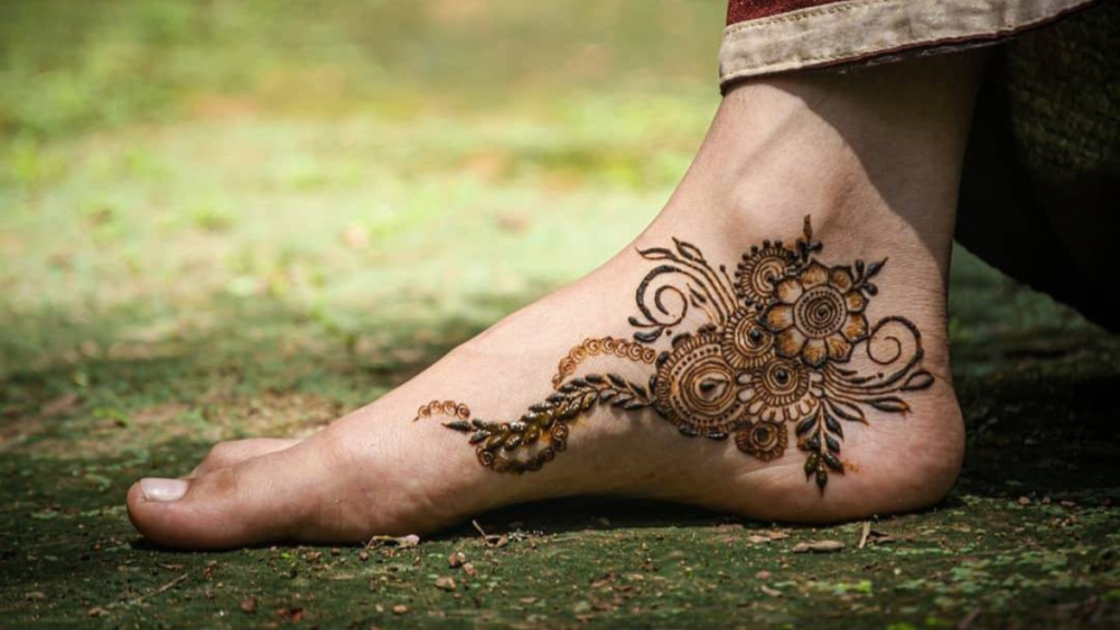 Mehndi Designs For Legs